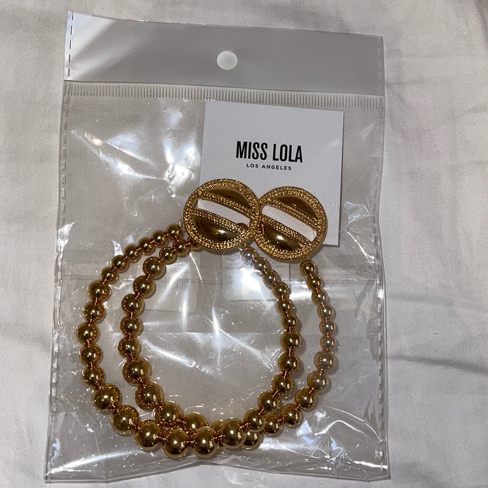 Miss Lola hoop earring